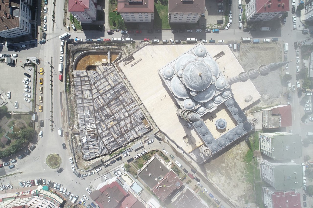 Ulu Camii Meydan ve Otopark Çalışması Sürüyor
