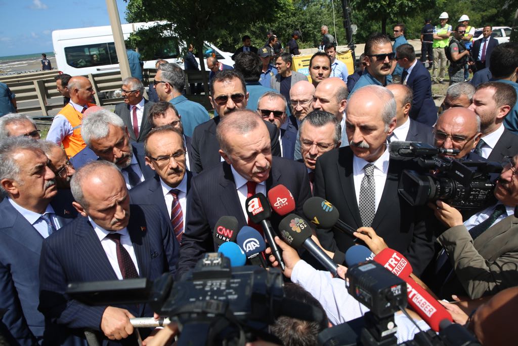 Cumhurbaşkanı Erdoğan, Afet Bölgesinde İncelemede Bulundu